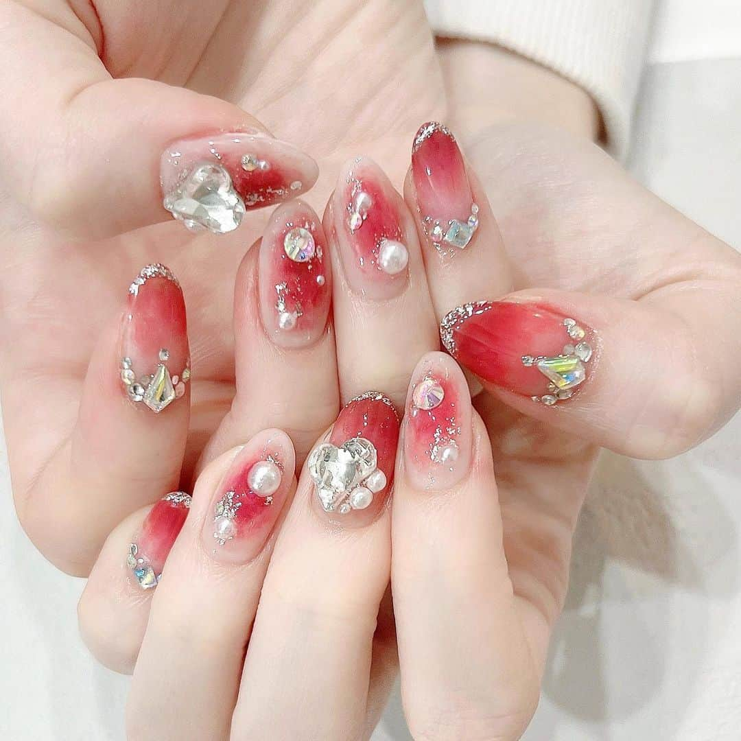 ゆうめろさんのインスタグラム写真 - (ゆうめろInstagram)「・ ・ チークマグネットネイル💅💗💗 今回のデザインも可愛い🥰 @_tabasa.nail_ さんありがとうございます🤍 ・ #ネイルデザイン  #マグネットネイル」5月1日 14時21分 - yk.o0