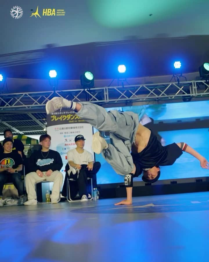 飯沼月光のインスタグラム：「@bboy_tsukki CRAZY POWER SKILL🌪️ at BREAKDANCE DAY ( @peaceskool_hiroshima ).  Official Footage will available on @feworks_films YouTube channel🎥💥  #ブレイクダンスの日 #breakdanceday #breakdance」