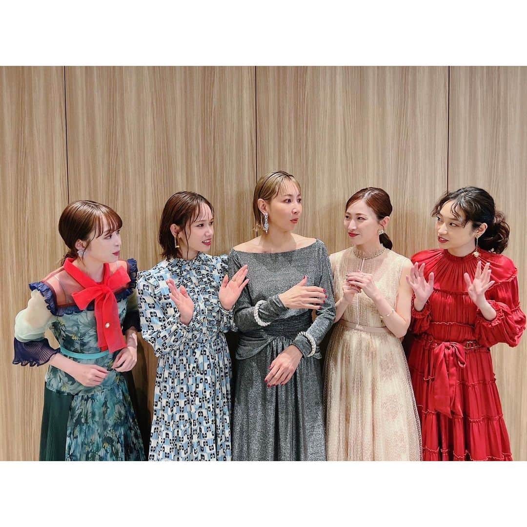 ソニンさんのインスタグラム写真 - (ソニンInstagram)「． Team “Factory Girls” 他作品で日比谷フェスティバル参加してた水田航生くん(FG出演)も加り記念撮影。  5人でのポーズが 劇中の振りにしたんだけど これどうなの どうする ってわちゃわちゃ の様子📸  #ファクトリーガールズ #FactoryGirls」5月1日 14時45分 - sonim_official