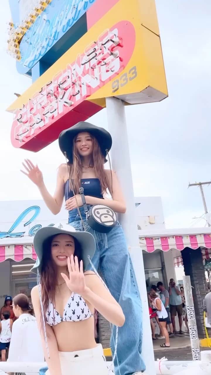 のインスタグラム：「ViVi6月号 「星夏とせいらの夏休み in HAWAII」 企画より星夏とせいらの オフショット動画をお届けします💖  この日はハワイを代表する 大人気ベーカリーをバックに撮影📸 撮影合間には星夏もせいらも マラサダをペロリといただいてました😋 詳しいお店情報などは 誌面からチェックしてみてね😘 #vivi #vivi6月号 #古畑星夏 #せいら #オフショット #オフショットムービー #撮影現場 #撮影裏側 #ハワイ撮影 #夏ファッション #夏服コーデ #夏コーディネート #夏アイテム #肌見せコーデ #水着コーデ #デニムコーディネート」