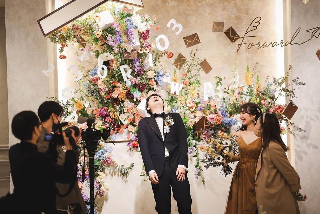 TRUNK BY SHOTO GALLERYさんのインスタグラム写真 - (TRUNK BY SHOTO GALLERYInstagram)「パーティが結び、談笑の時間。  #trunkbyshotogallery  #trunkwedding  #trunk花嫁  #メインテーブル装花  #談笑」5月1日 15時09分 - trunkbyshotogallery