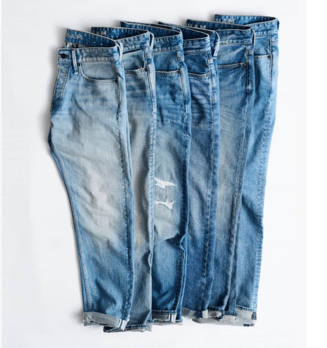 デンハムさんのインスタグラム写真 - (デンハムInstagram)「Your summer edit. Forever in blue jeans. #denham #jasondenham #denhamthejeanmaker #thetruthisinthedetails」5月1日 15時25分 - denhamthejeanmaker