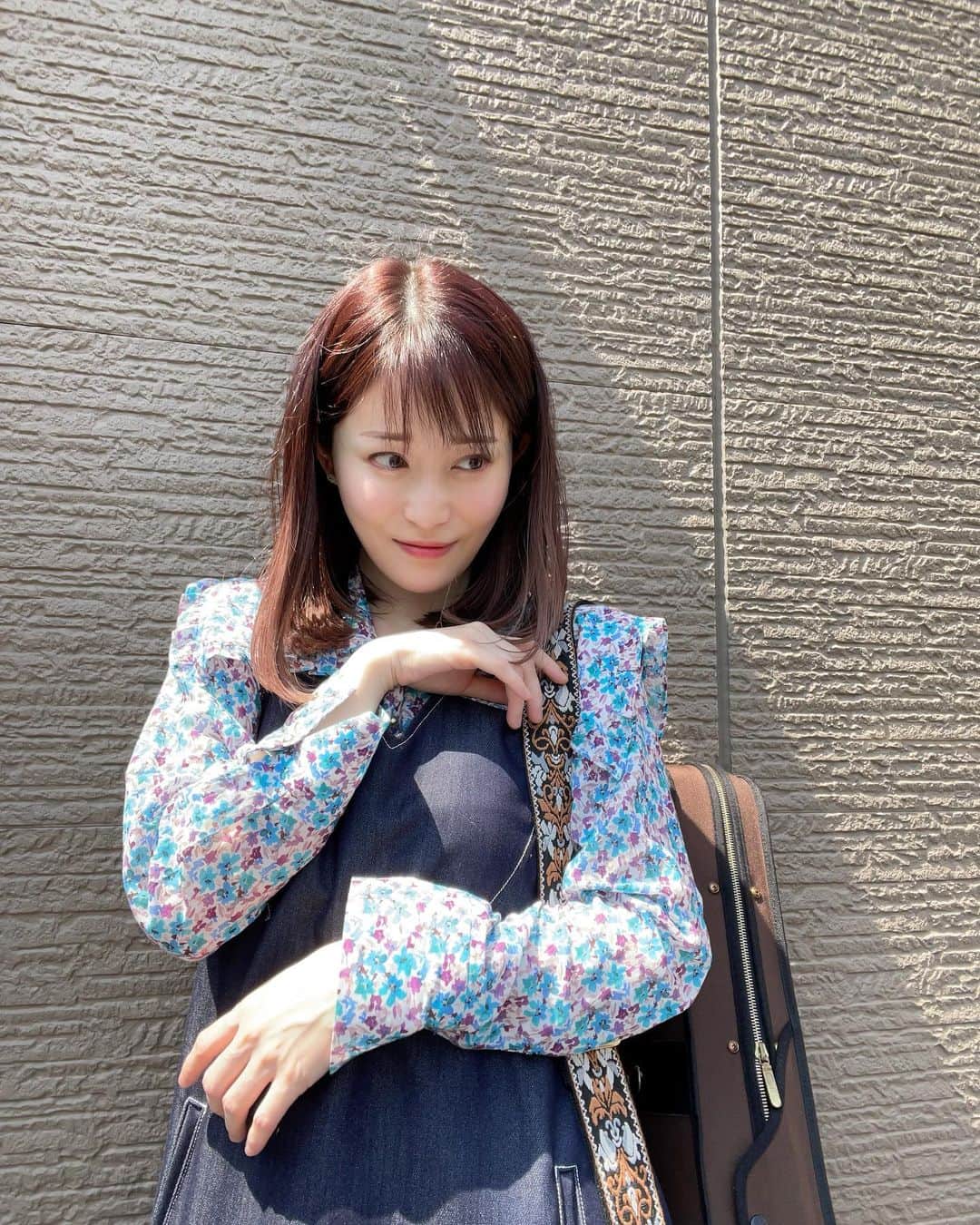 岡部磨知のインスタグラム：「あっという間にライブから1週間… もう夏がすぐそこだね〜🍧  #violin #musician  #recording」