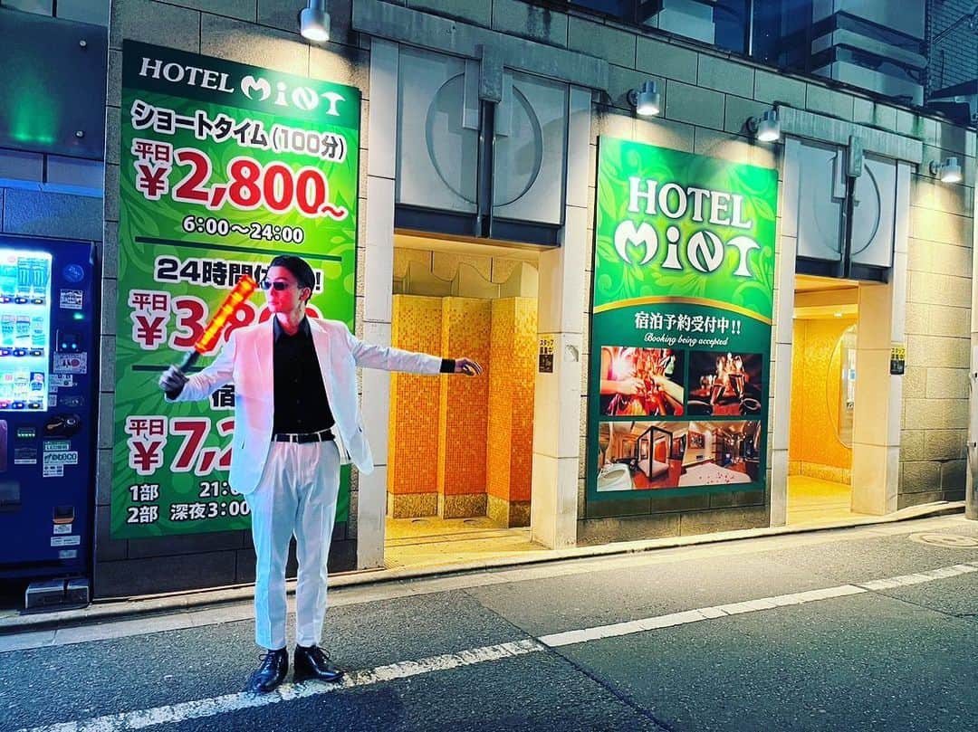 伊藤健太郎のインスタグラム：「映画静かなるドン5月12日公開です。よろしくお願いします👊  静かなる制作部。  kentaro....」