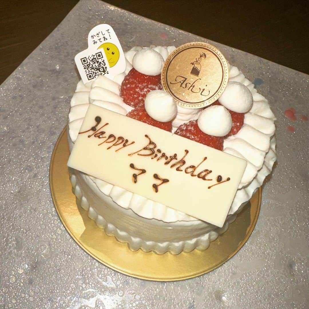 ありしゃんさんのインスタグラム写真 - (ありしゃんInstagram)「Happy Birthday mom🤍」5月1日 16時05分 - arishan.3