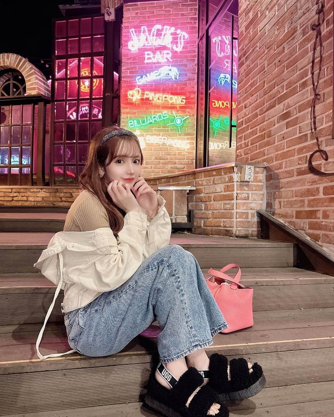 のインスタグラム：「이태원🪽 韓国もういきたいっ  #韓国 #韓国旅行 #🇰🇷 #梨泰院 #이태원　#名古屋 #錦 #錦3 #salondegold  #サロンドゴールド  #キャバクラ #いいね #instalike #맞팔　#좋아요」