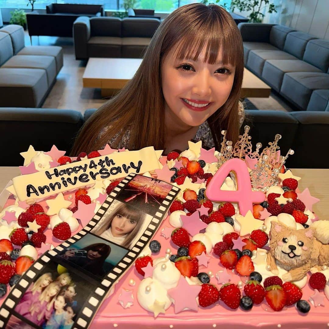 安西かれんさんのインスタグラム写真 - (安西かれんInstagram)「今日でデビュー4周年になりました💕  皆さんいつも本当に 有難うございます🩷🩷  いつも支えて、応援してくれて、 一緒に戦ってくれる全ての方々に 感謝でいっぱいです🥲🩷  これからも応援宜しくお願いします🔥  5年目もハッピーに過ごせますように☺️  ケーキはファンの方が送ってくれました🎂素敵なケーキ有難う☺️」5月1日 16時38分 - kalenanzai