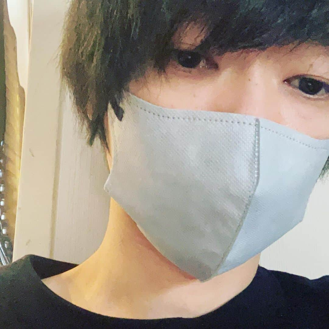 木下理樹さんのインスタグラム写真 - (木下理樹Instagram)「髪を切った」5月1日 16時40分 - rikikundeath