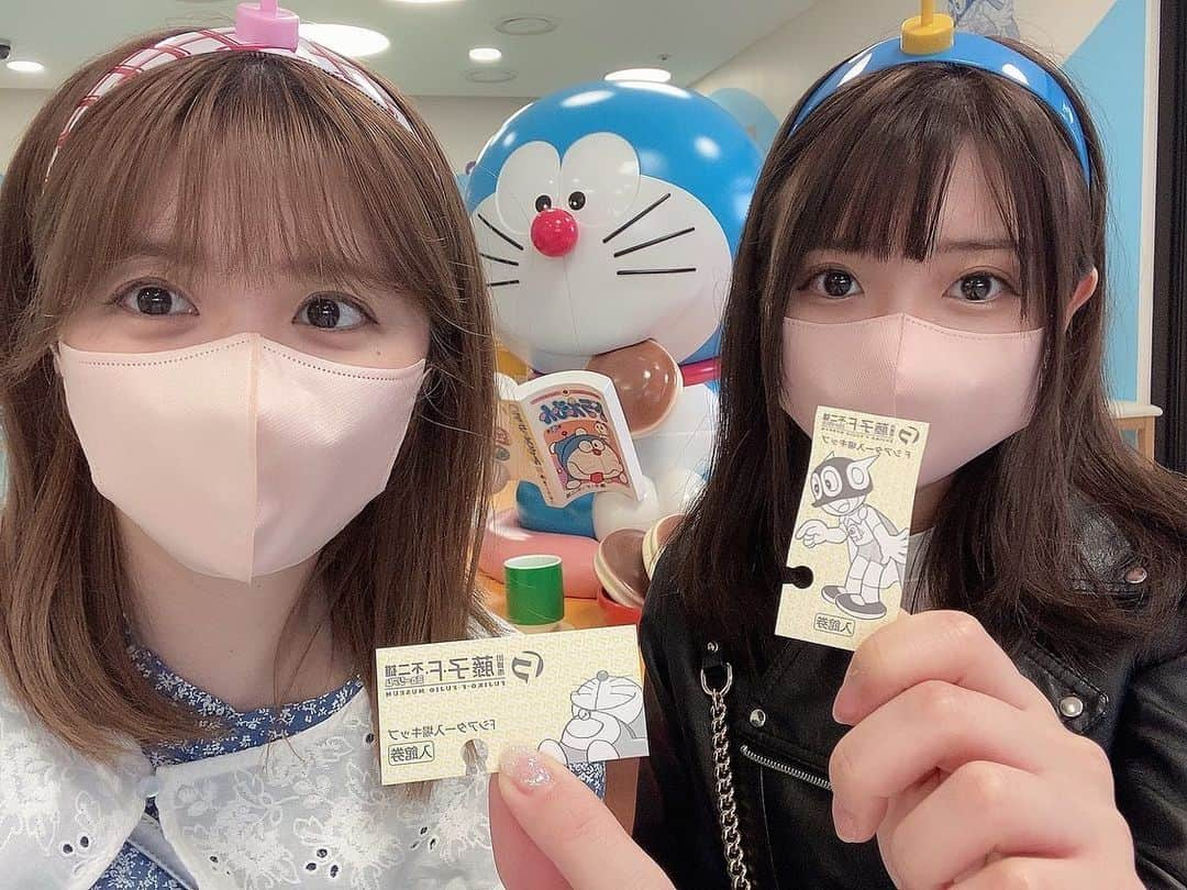 長江里加さんのインスタグラム写真 - (長江里加Instagram)「🔵🔴 藤子・F・不二雄ミュージアムの話が出たので投稿しちゃお♡ 2人でタケコプターつけてはしゃいだ😆😆」5月1日 16時41分 - o_rikachi_o