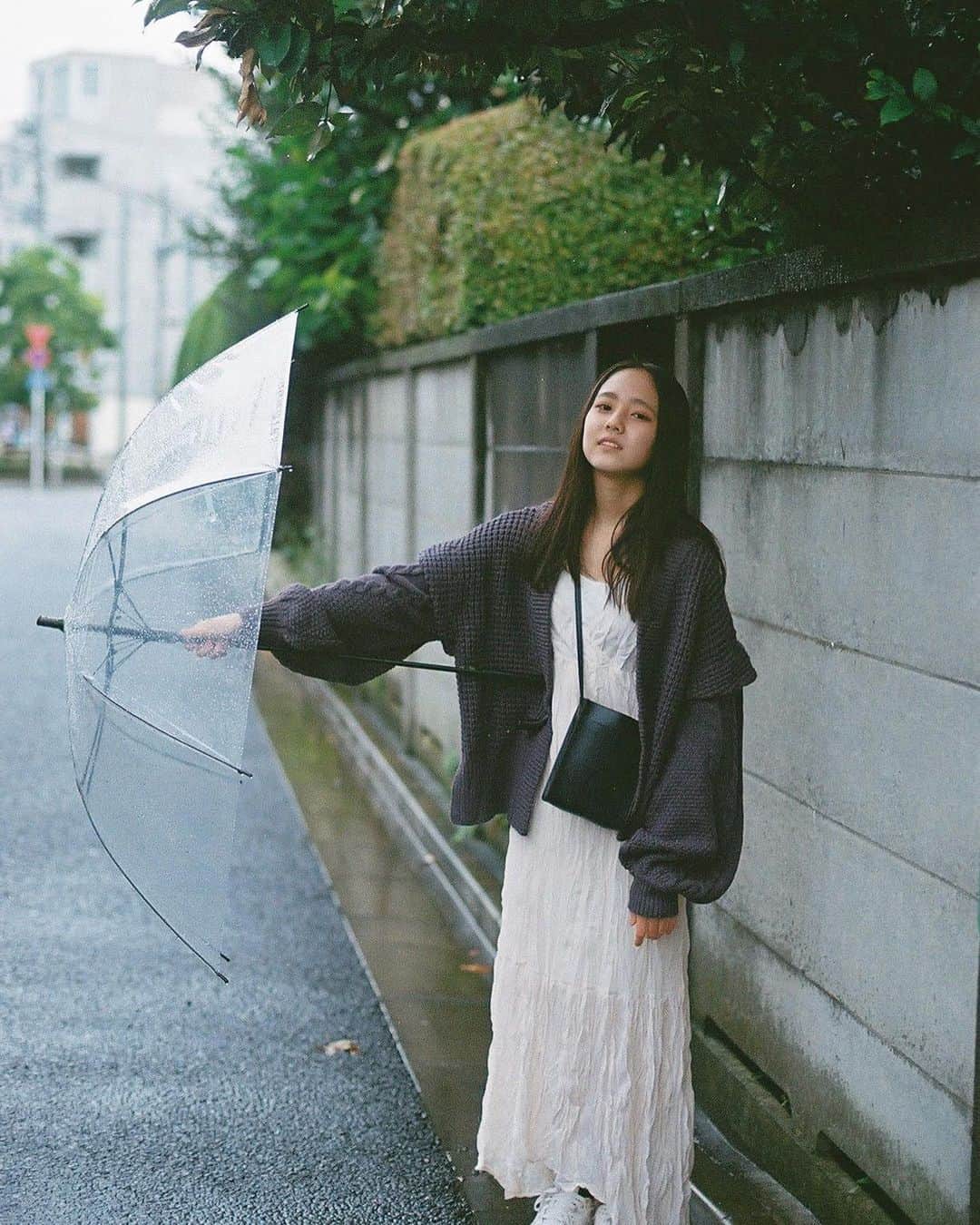 山下萌亜さんのインスタグラム写真 - (山下萌亜Instagram)「. rainy day. . . .  #portrait#萌亜#portraitphotography#作品撮り#testshoot#asian#モデル #portraitmood #photooftheday#portraitmodel #rainyday#雨の日」5月1日 16時48分 - _8_7__moa