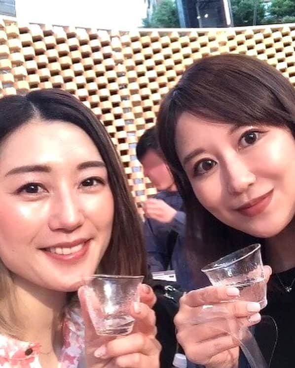 福田友理子さんのインスタグラム写真 - (福田友理子Instagram)「* * 先日、六本木ヒルズアリーナで開催されていた、日本酒のイベント『CRAFT SAKE WEEK2023』 @craftsakeweek に、 アナウンサー友達で、発酵マイスターの資格も持つ、ひとみん @hitomihappygirl1026 と行ってきました🍶🫶 * このイベントは、日本酒の魅力や文化を国内外に発信するプロジェクトで、 * 厳選された酒蔵と、ミシュランを獲得しているレストランが集結し、1週間に渡って日本の食文化を体験できます☺️ * 会場は大賑わい🙌 * 今回、私は、群馬県の流輝と、 山口県の天美、秋田県の雪の茅舎をいただきました🍶✨ * どれもとっても美味しかった☺️ * 実は、2020年に高輪ゲートウェイで開催された『CRAFT SAKE WEEK』では、MissSAKEとして、イベントに出演させていただいたのですが、とても懐かしかったです🤍（写真最後） * また来年も行きたいな✨🍶 * * * #craftsakeweek #craftsakeweek2023 #sake #日本酒 #酒蔵 #六本木ヒルズ  #japan #misssake」5月1日 22時55分 - yuriko.fu