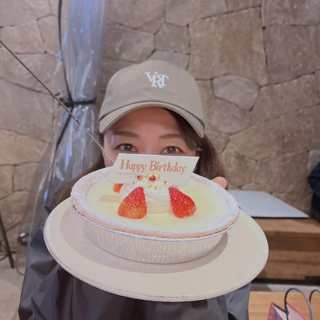 彼方茜香のインスタグラム：「424♥ 2424年4月24日まで生きようと思いますのでその時は皆様盛大に宜しくお願いいたしますʅ(  ๑･᷄֊･᷅๑)ʃ  #せいかちんありがとう  #424  #🫶」