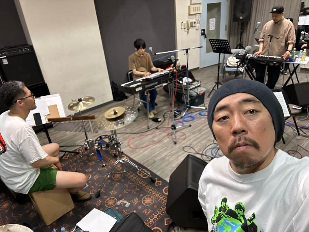 レキシのインスタグラム：「R」
