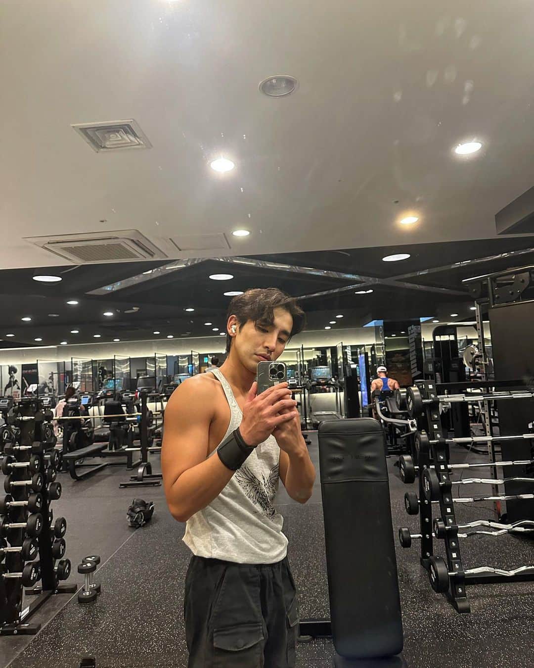 ソン・ジホのインスタグラム：「쉬는날 레지던트 퇴근 후 바이브😁😄😅」
