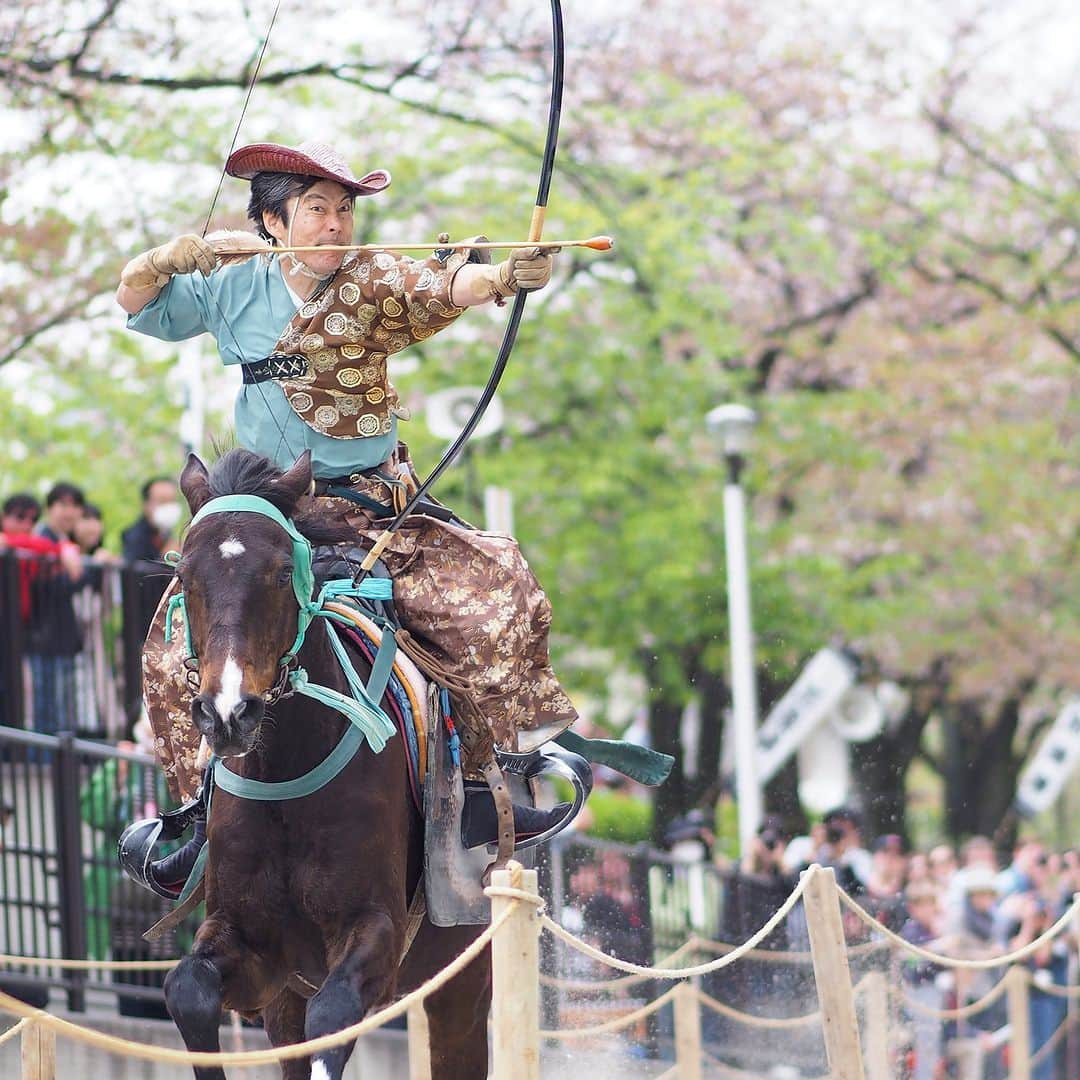 TOBU RAILWAY（東武鉄道）のインスタグラム：「. . 📍Asakusa – Asakusa Yabusame (Horseback Archery) Enjoy the thrill of watching horses, as well as Japanese culture, at Asakusa Yabusame! . Asakusa Yabusame is held at Sumida Park in Taito ward on May 27! Asakusa Yabusame is a kind of horseback archery in which men who dress as Kamakura samurai hit targets while riding horses that run quickly. The audience seats are right in front of the horse track, and you can enjoy energetic thrills from the front row. The impressive sounds of the horses’ hooves are also attention grabbing! Enjoy Japanese traditions passed down from long ago.  *Participation in the Yabusame event requires 1 ticket at 3,000 yen. For details and ticket purchases, please visit the following URL.  https://www15.j-server.com/LUCTAITO2/ns/tl.cgi/https://www.city.taito.lg.jp/event/kanko/asakusayabusame.html?SLANG=ja&TLANG=en&XMODE=0&XPARAM=q,&XCHARSET=cp932&XPORG=7961627573616d6520736974653a7777772e636974792e746169746f2e6c672e6a702f,&XJSID=0 . . Please comment "💛" if you impressed from this post. Also saving posts is very convenient when you look again :) . . #visituslater #stayinspired #nexttripdestination . . #asakusa #yabusame #sumidapark #sumida  #placetovisit #recommend #japantrip #travelgram #tobujapantrip #unknownjapan #jp_gallery #visitjapan #japan_of_insta #art_of_japan #instatravel #japan #instagood #travel_japan #exoloretheworld #ig_japan #explorejapan #travelinjapan #beautifuldestinations #toburailway #japan_vacations」