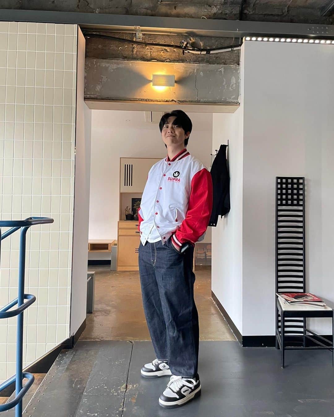 Giriboyのインスタグラム：「안녕안녕~ #광고 #수프라 #SUPRA #수프라운동화 #바시티자켓」