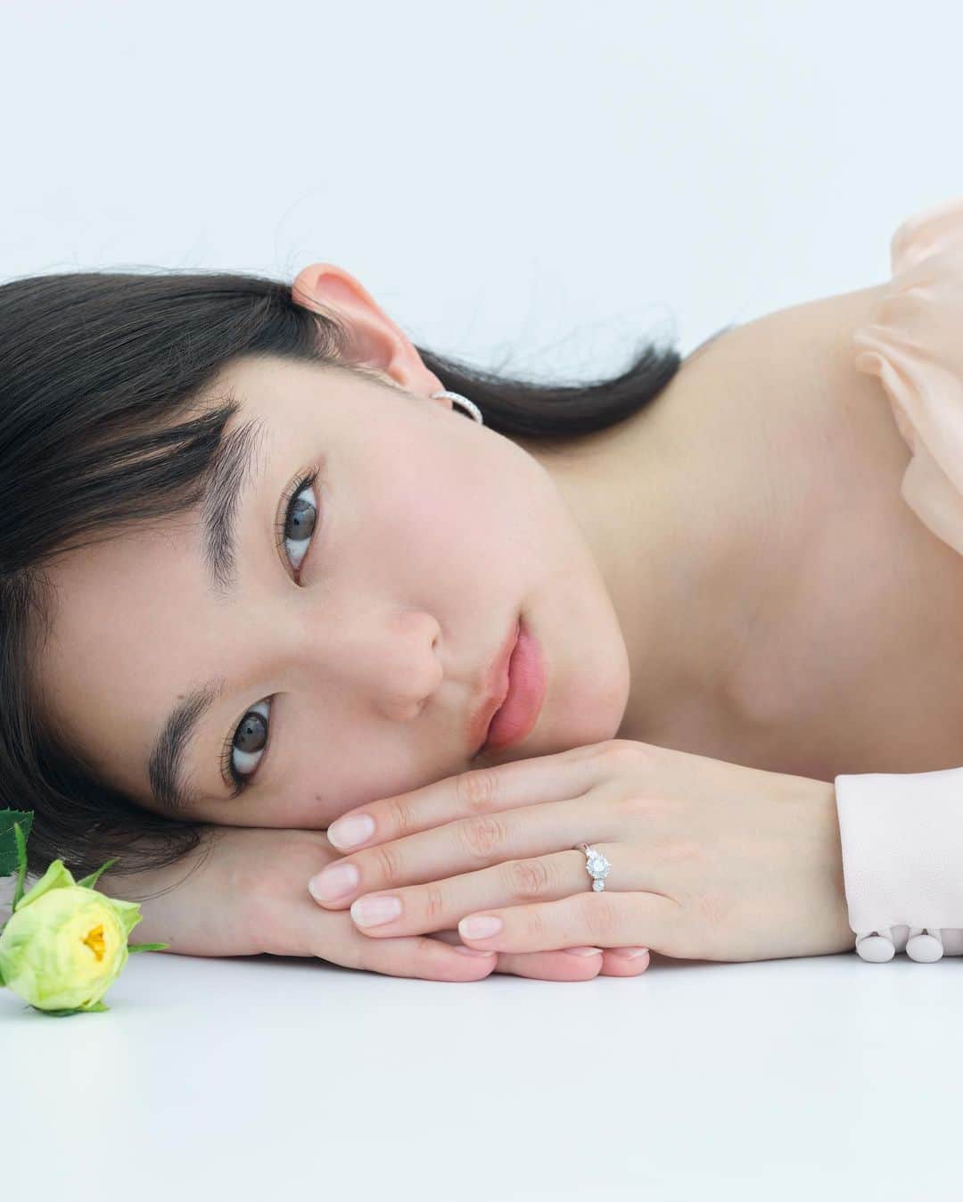 阿部朱梨のインスタグラム：「憧れの @official_mikimoto のブライダルジュエリー  どのジュエリーも本当に素敵で 心がときめく撮影でした💍❤︎   #MIKIMOTO #ミキモト #MikimotoBridal #pr」
