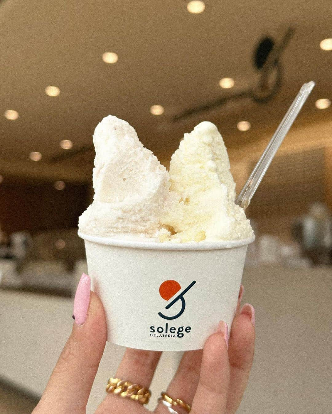 baby.maiさんのインスタグラム写真 - (baby.maiInstagram)「. . @solege_gelato のジェラート美味しかったなぁ🍨 さくら味がめちゃめちゃ好きな味やった🌸 写真みたら食べたなる🥹🥹  りくとも手が止まることなく食べてた👦🏽笑 ↑結構珍しいww  #solegegelateria #solege #ソレージュ #ジェラート #大阪カフェ #大阪ジェラート #住之江カフェ #北加賀屋カフェ @isntshe_official #isntshe」5月1日 18時28分 - maixxaloha