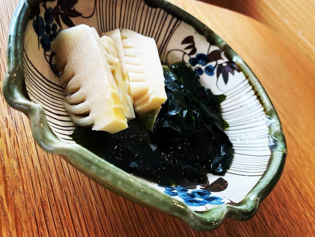 青田典子さんのインスタグラム写真 - (青田典子Instagram)「旬の筍をいただいて、 料理してみました♡  お刺身でも食べれて、 天ぷら、白だし煮物、しゅうゆバター炒め。 食感と香りがとてもよくて 幸せになりました💛(*´ー｀*)  #旬の筍」5月1日 18時25分 - norikoaota