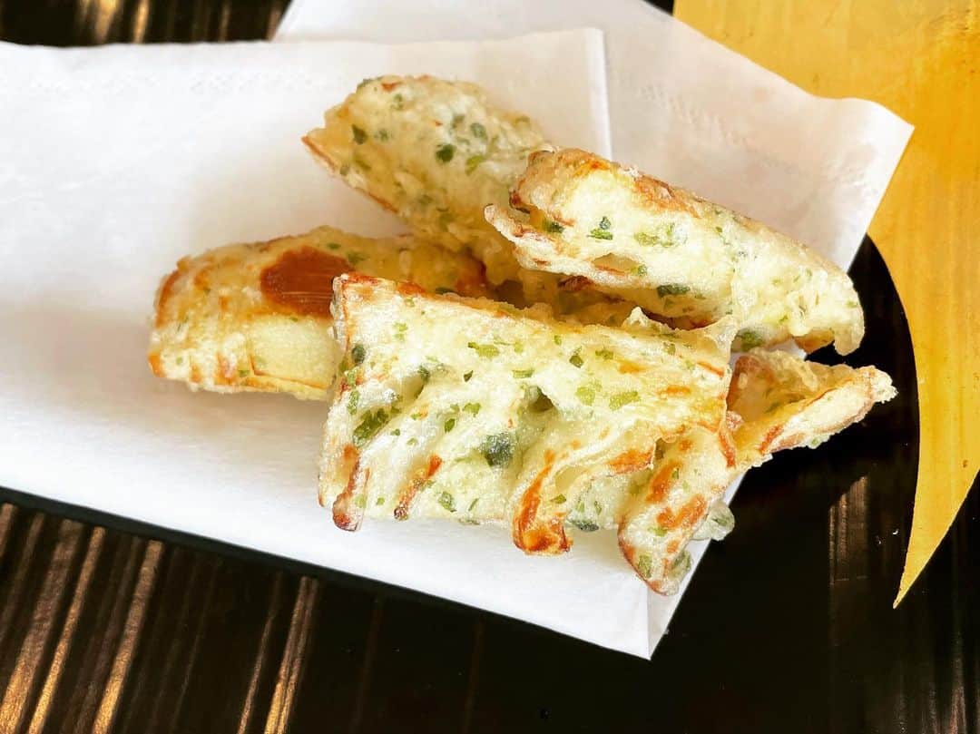 青田典子のインスタグラム：「旬の筍をいただいて、 料理してみました♡  お刺身でも食べれて、 天ぷら、白だし煮物、しゅうゆバター炒め。 食感と香りがとてもよくて 幸せになりました💛(*´ー｀*)  #旬の筍」