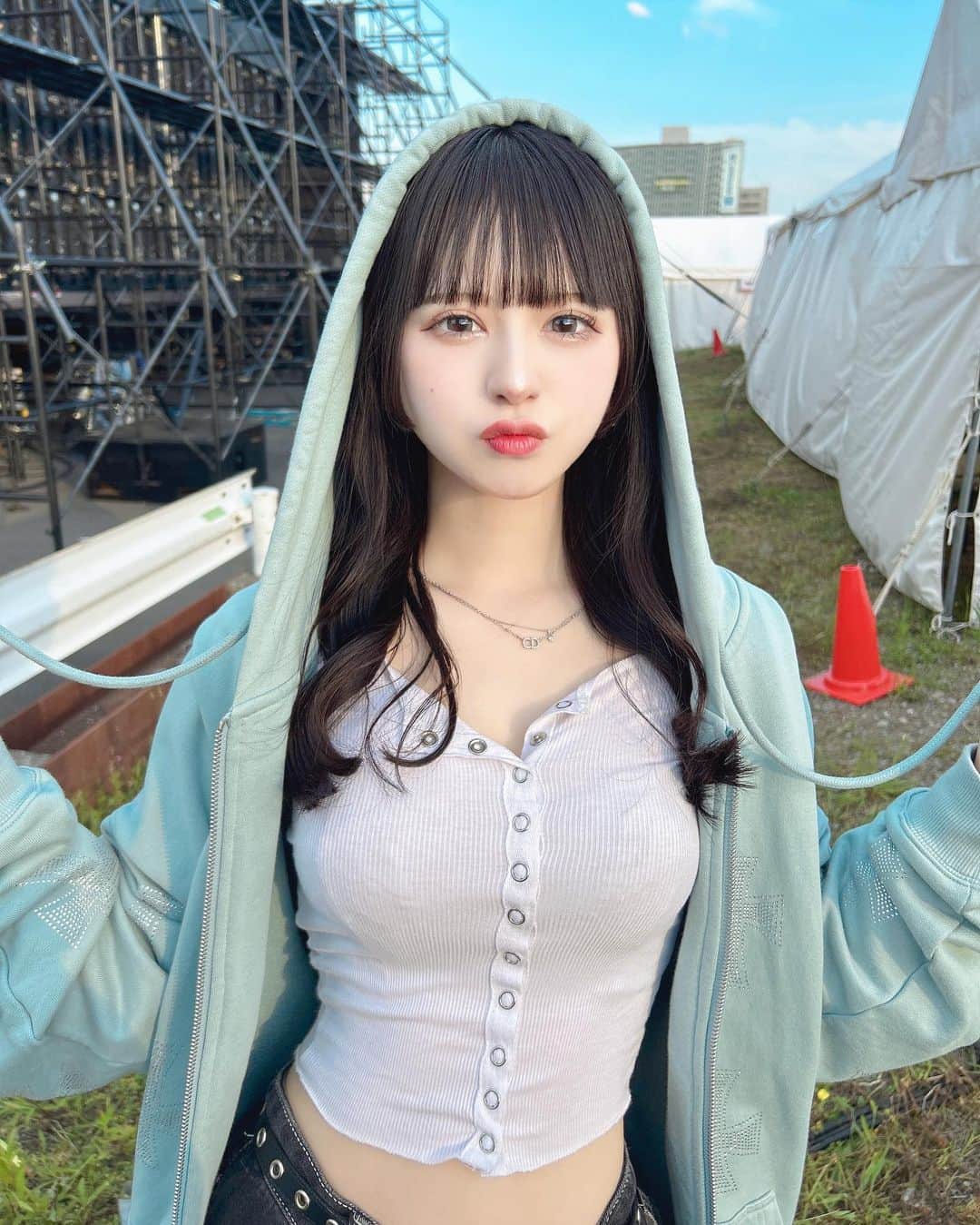 狐波ろんのインスタグラム：「ぱーかーて楽でだいすきー！！  #アイドル #셀카 #셀피 #오오티디 #instagood #instalike」