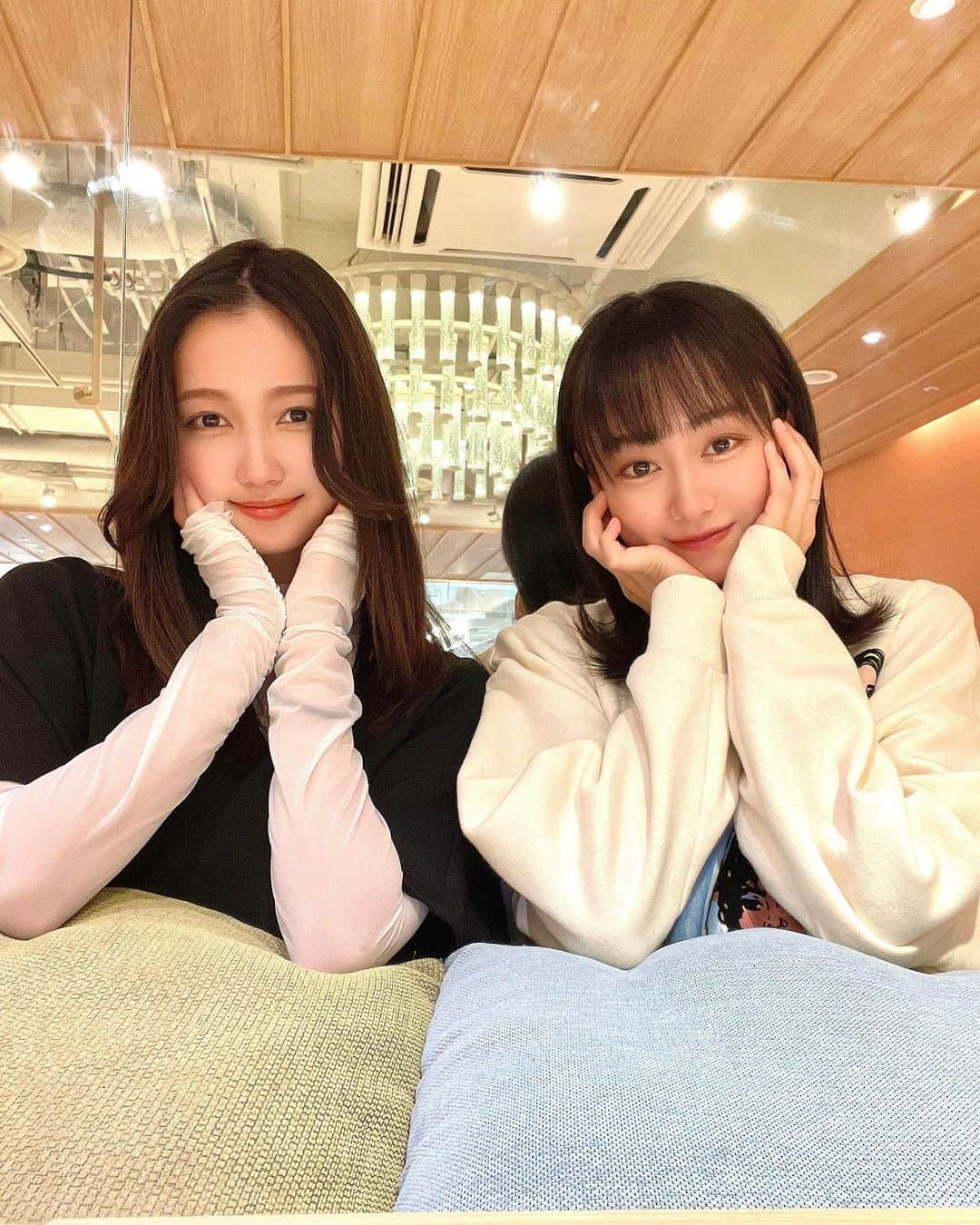 寺田真珠さんのインスタグラム写真 - (寺田真珠Instagram)「☁️☁️  あやなちゃんと会ってきました🙆‍♀️  ほんとちょっとしかいれなかったけど たくさん話せてモチベあげです  あやなちゃんといると、 とても居心地がよい  なんといっても  わたしよりもしっかりしてるので 相談ものってくれる  お姉ちゃんです  そしてこのクッションみて？  えもい  あとねあとね  20時からみせたいものはなしたいことあるからインスタライブします！！！！！  ぜったいみてね？！！！！！！待機  #セラミュ #セラミュー #ウラネプ #サンミュージック #サンミュージックプロダクション #同い年 #でもわたしは丑年 だよ？！！！！！笑 #美容 #beauty #美容大好き #お茶」5月1日 18時27分 - shinju_terada