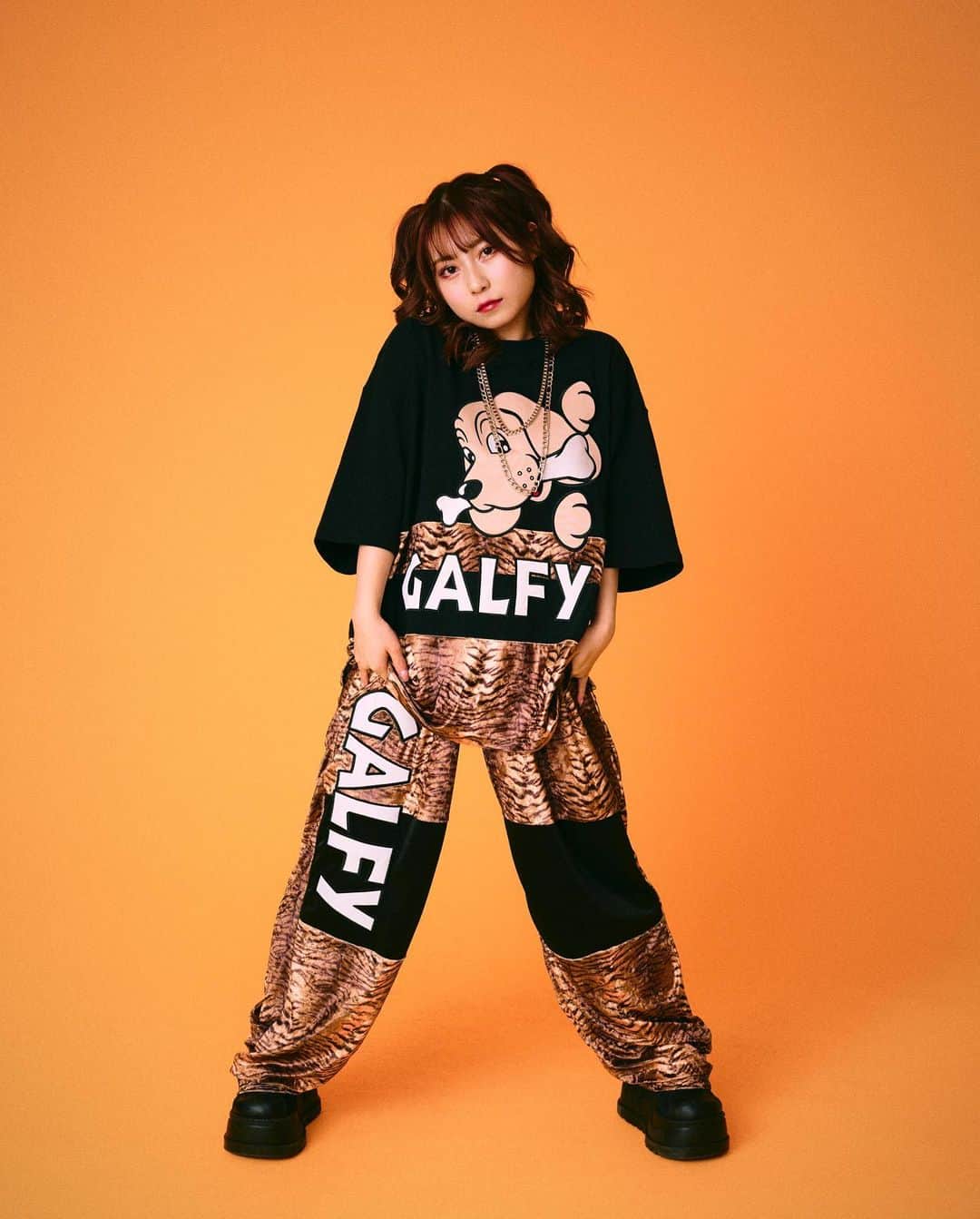 GALFYさんのインスタグラム写真 - (GALFYInstagram)「. 🐶🍦🐶🏄‍♀️🐶👙🐶🌻🐶 《GALFY 2023 Summer Collection②》 . 🎌伝説の小島スペシャル🎌 . 【小島Tee】¥9,790- . #galfy #ガルフィー #夏ファッション #お騒がせブランド」5月1日 18時38分 - galfy.jp
