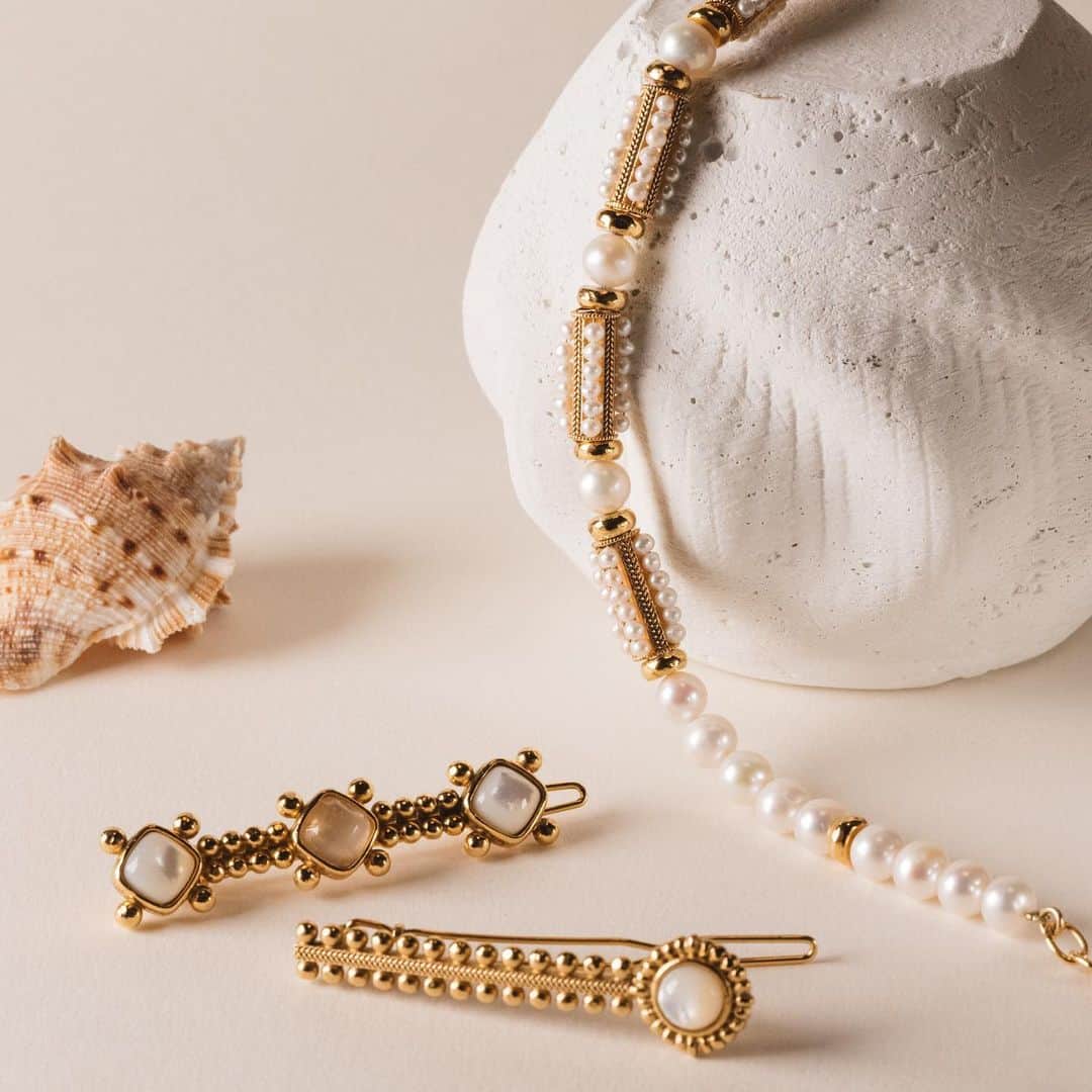 グーセンス パリのインスタグラム：「Unique pieces of jewelry for a unique day.  #goossensparis」
