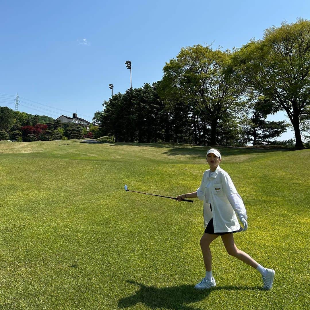 ソン・ダムビさんのインスタグラム写真 - (ソン・ダムビInstagram)「오늘도 역시 즐겁지😆❤️⛳️⛳️👫👫」5月1日 18時54分 - xodambi