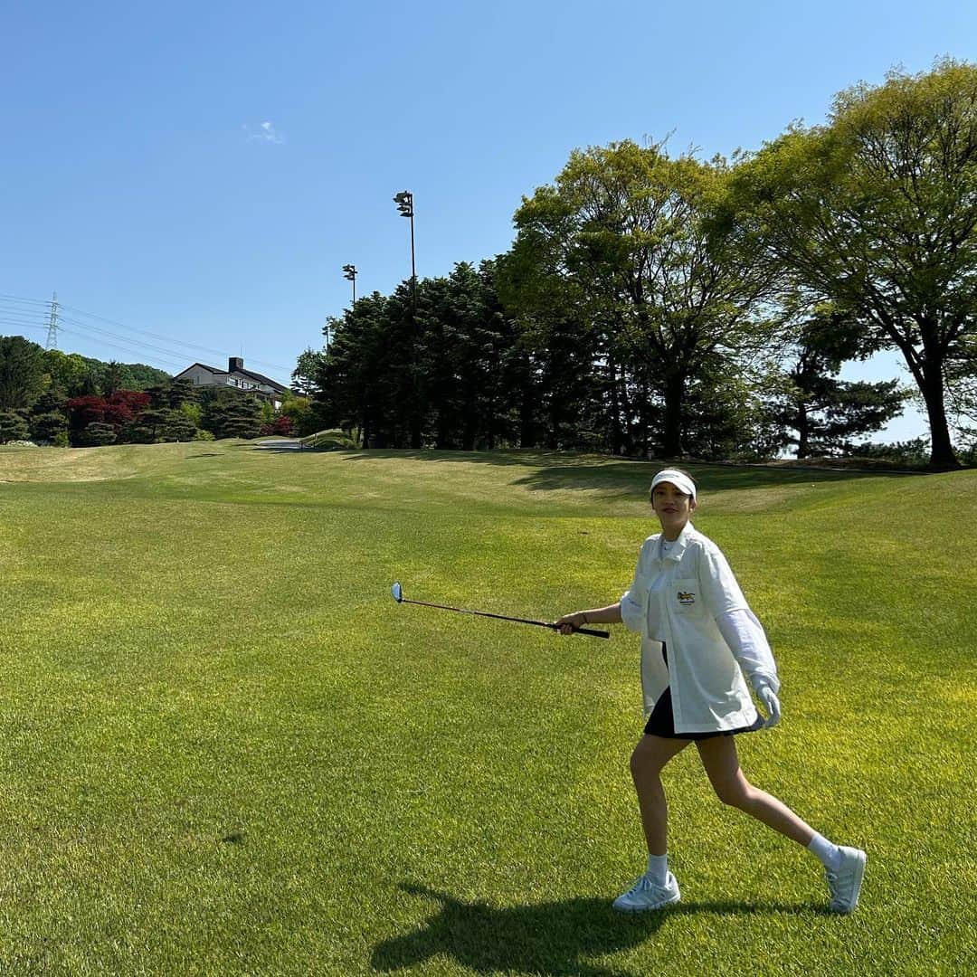 ソン・ダムビのインスタグラム：「오늘도 역시 즐겁지😆❤️⛳️⛳️👫👫」
