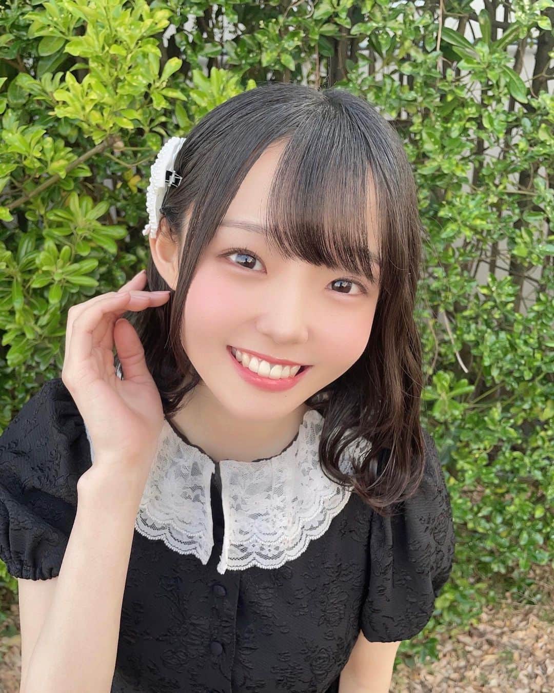 花咲ひよりのインスタグラム：「•  　　 君にとってかわいい女の子でありたいから 今日も自分磨き頑張るんだ〜　　 　　  　　 　　 　　  #アイドル #アイドル衣装 #アイドル前髪 #アイドルヘア #アイドルメイク #黒髪 #黒髪ボブ #黒髪ミディアム #黒髪女子 #ぼぶ#ボブ #ボブアレンジ #巻き髪 #ゆるふわ #ウェーブ巻き #ワンピース #夏コーデ #黒ワンピ」