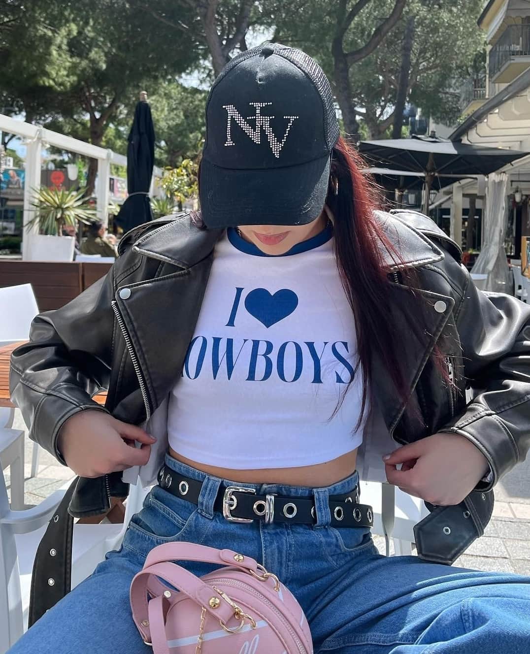 TALLY WEiJLさんのインスタグラム写真 - (TALLY WEiJLInstagram)「Sorry, fellas. I only have eyes for cowboys...and this t-shirt🤠💙@_freenzzz_ wearing our printed crop tee 🔎 639793」5月1日 19時00分 - tally_weijl