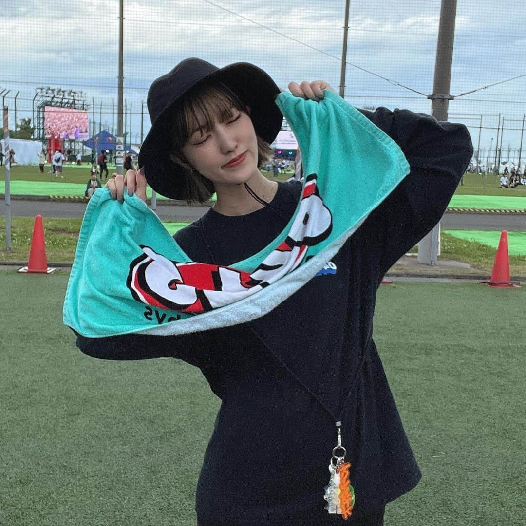 東条蒼さんのインスタグラム写真 - (東条蒼Instagram)「2023.4.30   JAPAN JAM  リセールだしたけど売れなくて、行きました😇  雨ということでカッパを買いました。 出番があって良かったです☂️  JAMの予習完璧なので、5/3も楽しんで参ります！  #japanjam  #邦ロック女子  #邦ロック  #04limitedsazabys #ヤバt  #taniyuuki  #バニラズ」5月1日 19時06分 - aoshiro_516