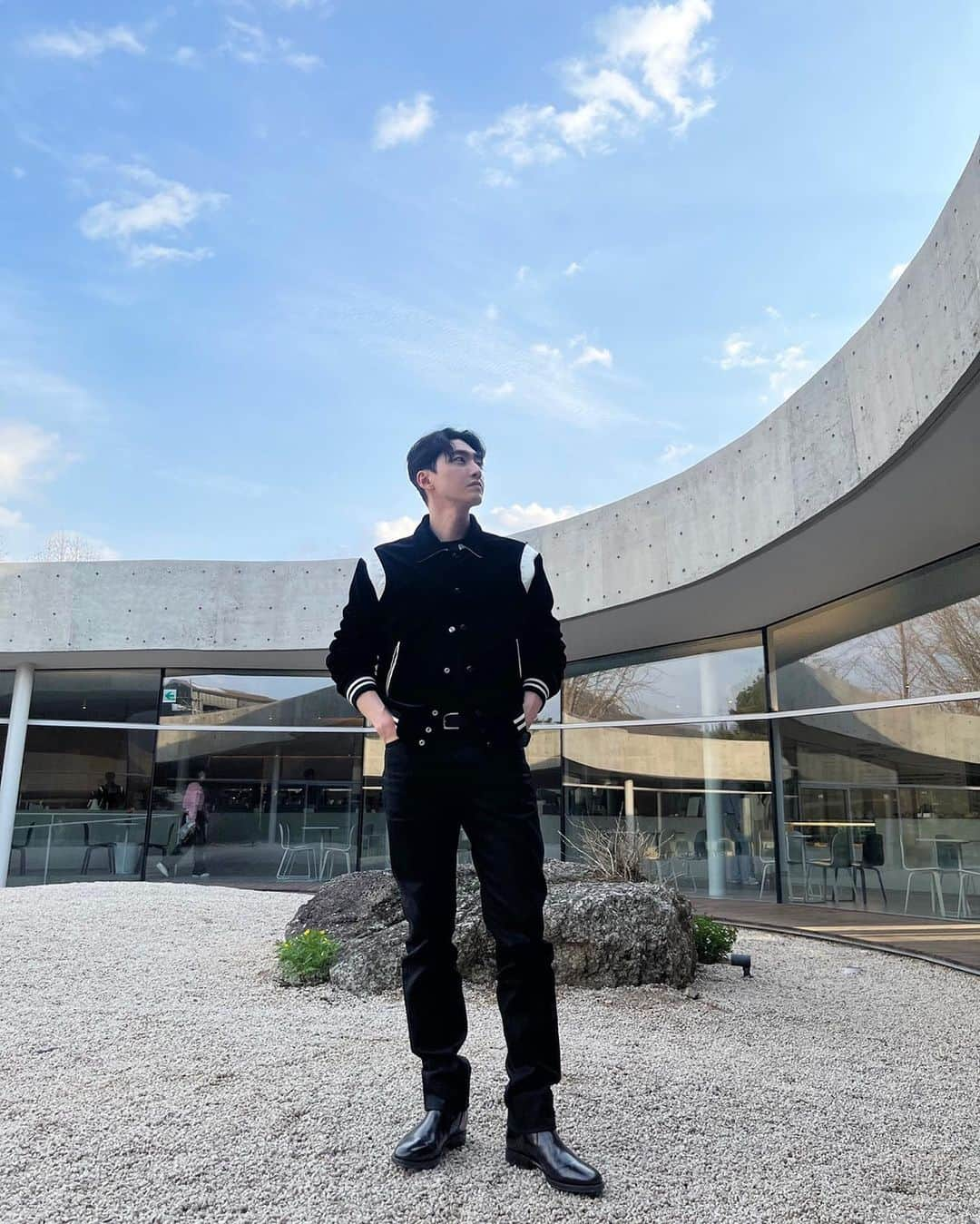 ペク・ミニョンさんのインスタグラム写真 - (ペク・ミニョンInstagram)「🏛️💙」5月1日 19時14分 - minhyun_112