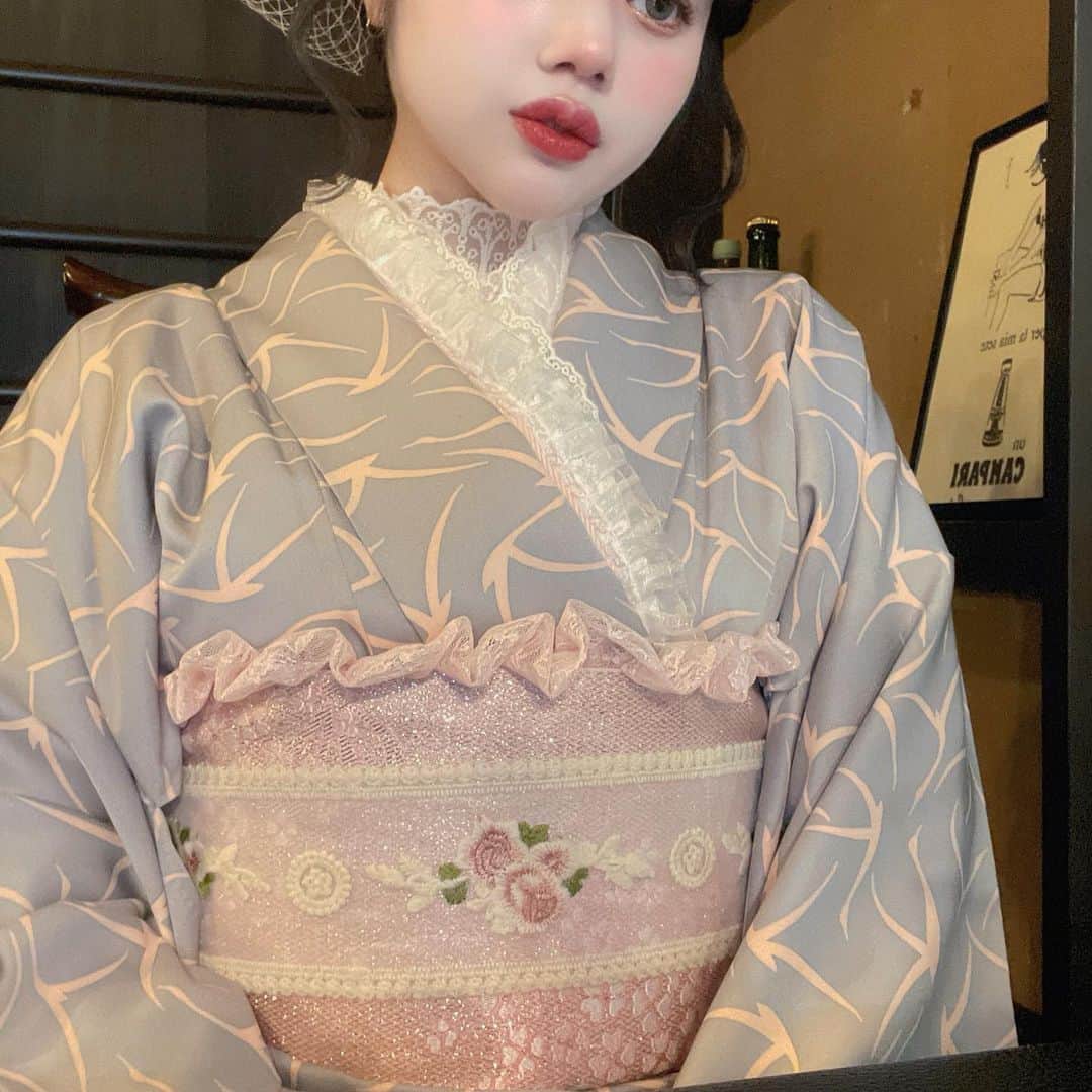 村田実果子さんのインスタグラム写真 - (村田実果子Instagram)「⠀ ⠀ このお着物の組み合わせとても可愛くできてお気に入り。色味も帯の薔薇が最高に可愛いですよね。  @okimonoya 様 有難う御座いました🌹皆様も京都に行った際は是非。 ⠀ #京都#清水寺#着物レンタル」5月1日 19時19分 - mikaphith