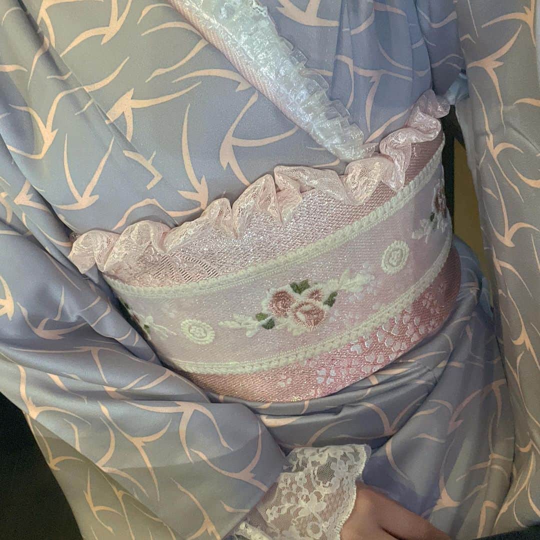 村田実果子さんのインスタグラム写真 - (村田実果子Instagram)「⠀ ⠀ このお着物の組み合わせとても可愛くできてお気に入り。色味も帯の薔薇が最高に可愛いですよね。  @okimonoya 様 有難う御座いました🌹皆様も京都に行った際は是非。 ⠀ #京都#清水寺#着物レンタル」5月1日 19時19分 - mikaphith