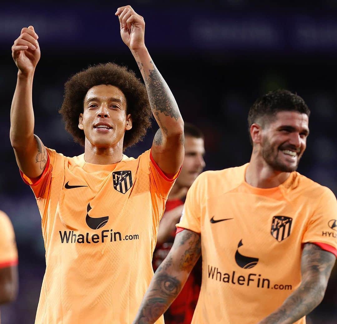 アクセル・ヴィツェルのインスタグラム：「Can’t beat this winning feeling! We can be proud to come home with the 3 points. Let’s continue in this way to finish the season strong 💪🏽」