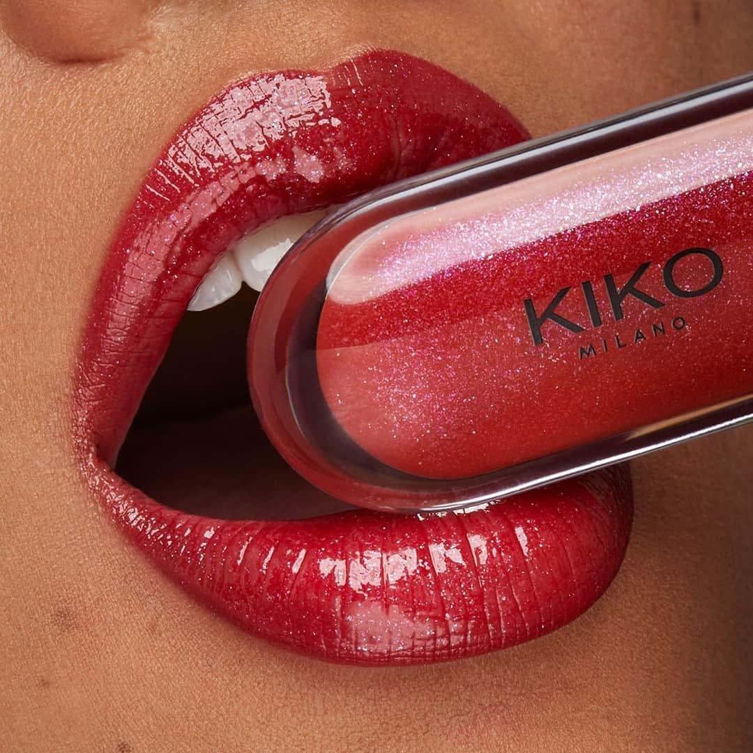 KIKO MILANOさんのインスタグラム写真 - (KIKO MILANOInstagram)「Start off the week with a sparkly new limited-edition shade of our #KIKO3DHydra Lipglosses 💋 Have you discovered this yummy hue? Don’t forget to tag us in your amazing #KIKOLips looks! 🤩 ⁣ ⁣ Everlasting Colour Precision Lip Liner in 411 -  3d Hydra Lipgloss Limited Edition 46 ⁣」5月1日 19時30分 - kikomilano