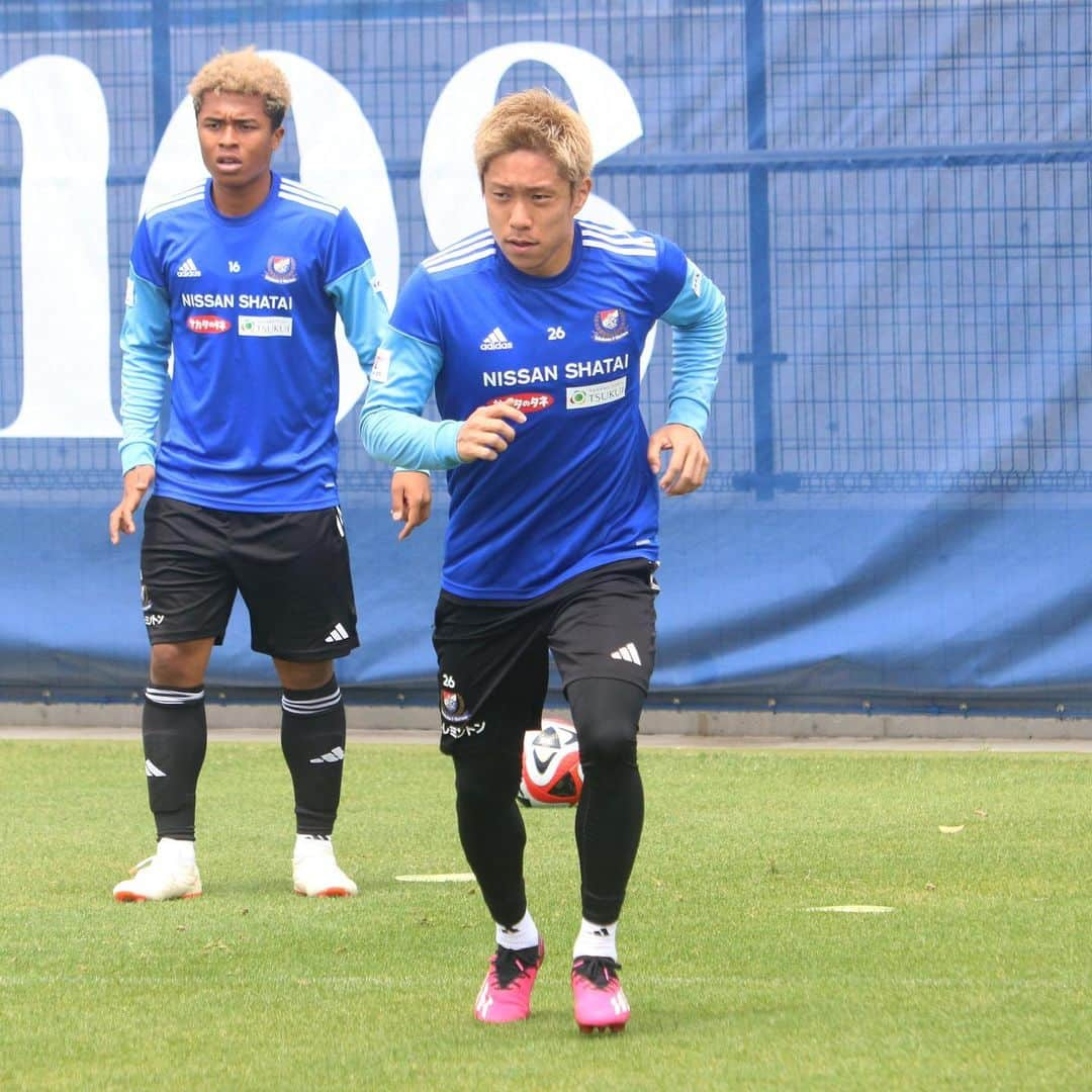 横浜F・マリノスさんのインスタグラム写真 - (横浜F・マリノスInstagram)「Working hard for Wednesday 👍 #fmarinos #宮市亮 #西村拓真 #山根陸 #上島拓巳 #藤田譲瑠チマ #角田涼太朗 #小池裕太 #マルコスジュニオール」5月1日 19時27分 - yokohamaf.marinos