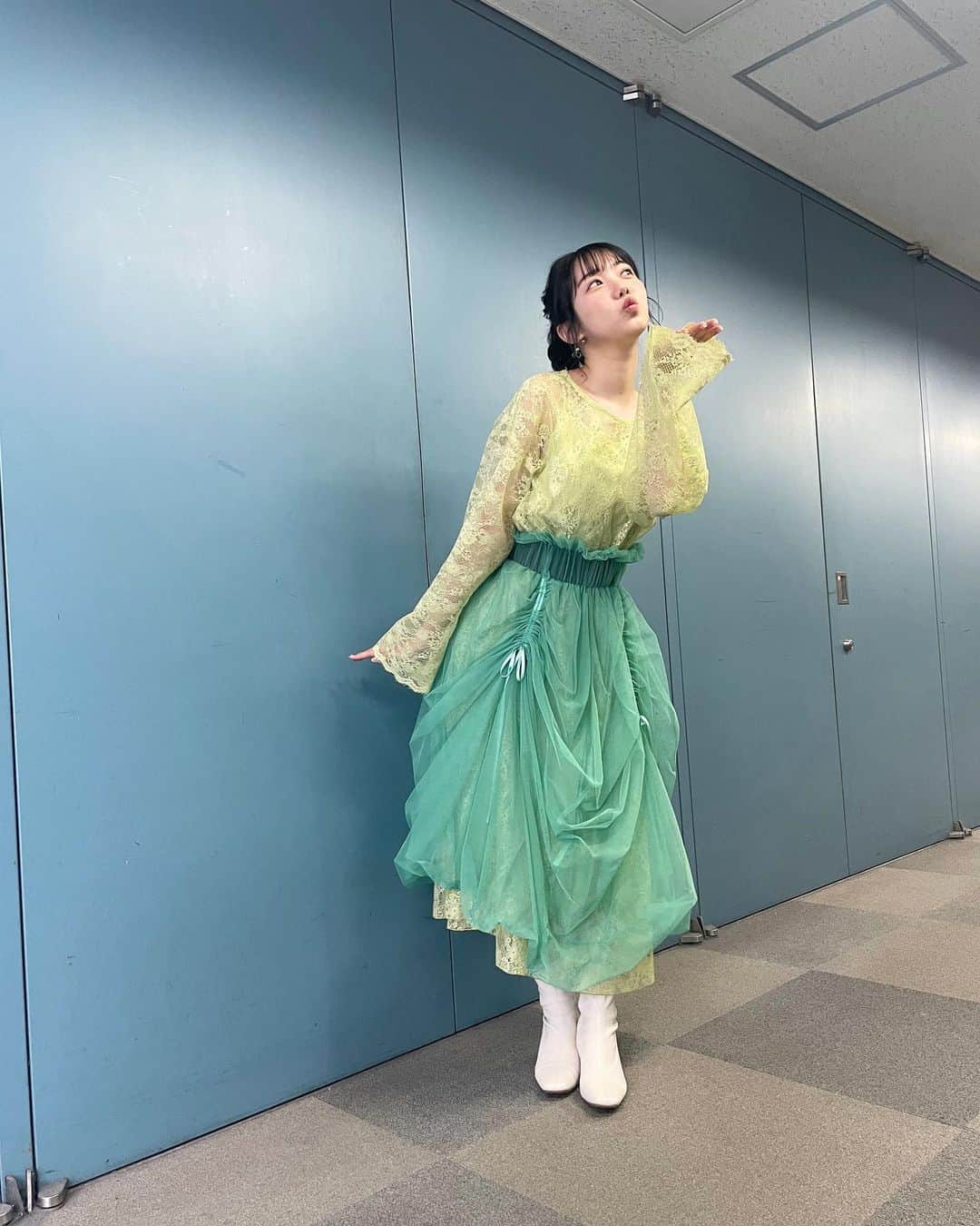 日向未来さんのインスタグラム写真 - (日向未来Instagram)「🧚‍♂️🧚‍♂️  久しぶりのおだんごちゃんにしてもらいました🍡😙  ♛スタジオ衣装♕  ワンピース @creolme_official @rosebud_official_  スカート @rrr_tokyo  #王様のブランチ #tbs #日向未来 @mirai_hinata.official」5月1日 19時38分 - mirai_hinata.official