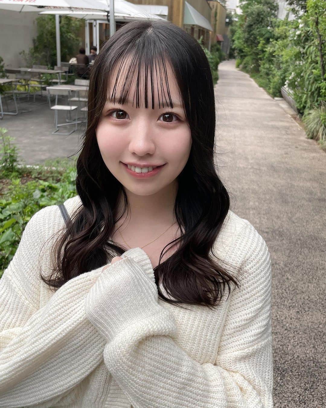 のインスタグラム：「にゅーへあーです😌💓さらさら～ 見た目あんまかわらないかもだけど、だいぶ軽くなったしちょっぴり短くなったよ👵 あと触覚さんが短め！！！嬉  ひらさん、ありがとうございました🐶 いっぱいお話できて楽しかったです🪄」