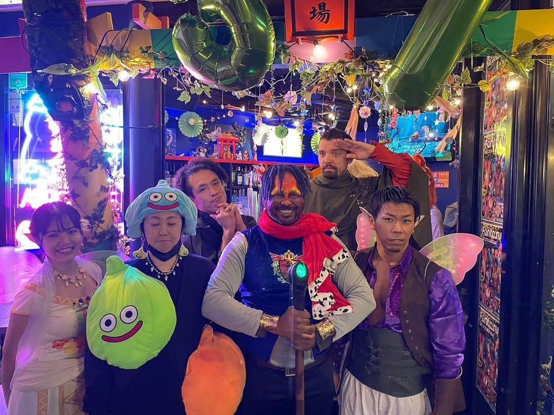 Codyのインスタグラム：「I turned 37! And I bought a dog 🐾 37歳になりました！ そしてハスキー飼いました！  バースデーに来てくれた方 メッセージくれた方 私の誕生日を忘れたけどこれからから連絡してくれる方  皆ありがとう〜」