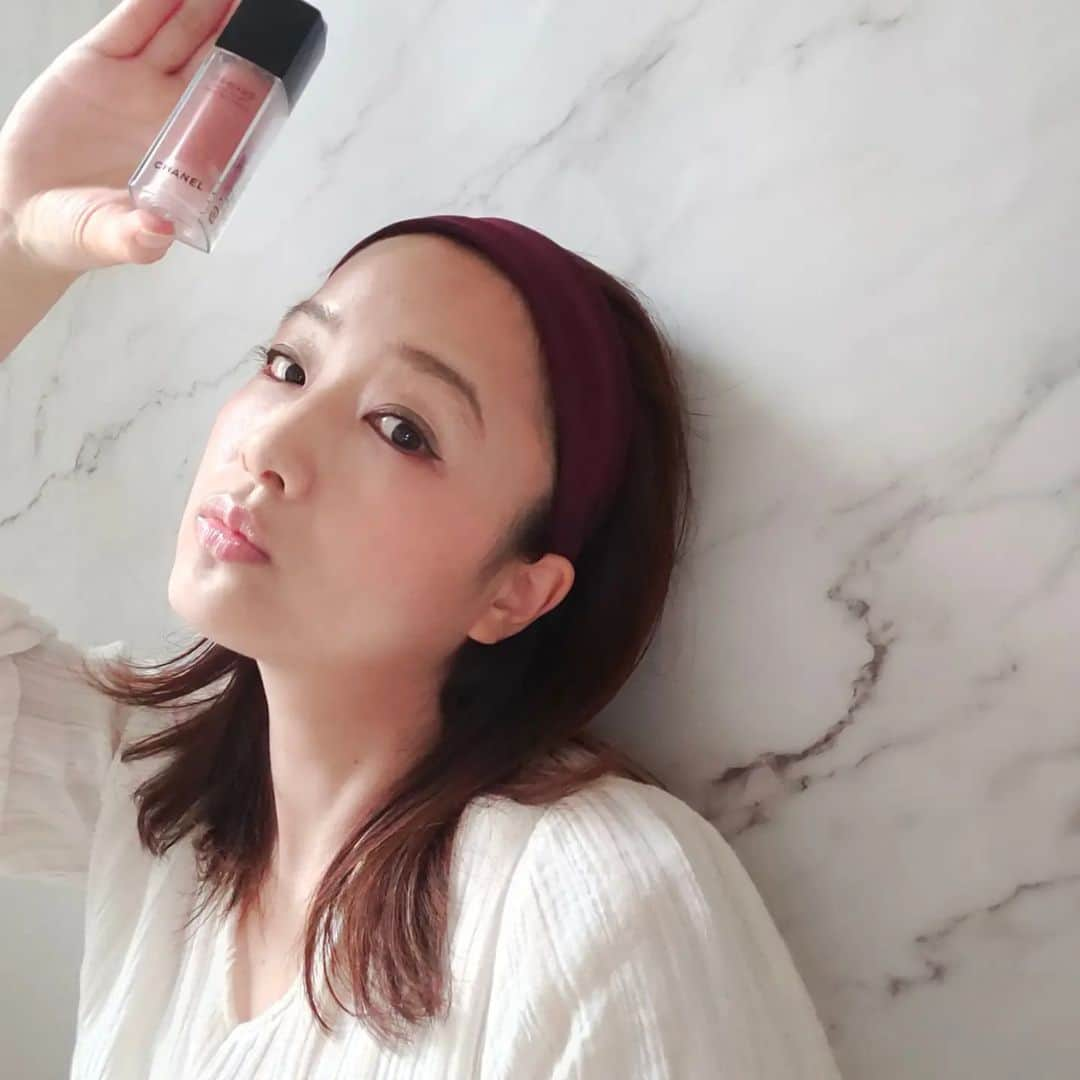 工藤里紗のインスタグラム：「makeに興味でてきた この頃🩷（遅！）  綺麗について 潤うcheek🩷  #cheek #chanelbeauty  #レベージュオードゥブラッシュ」