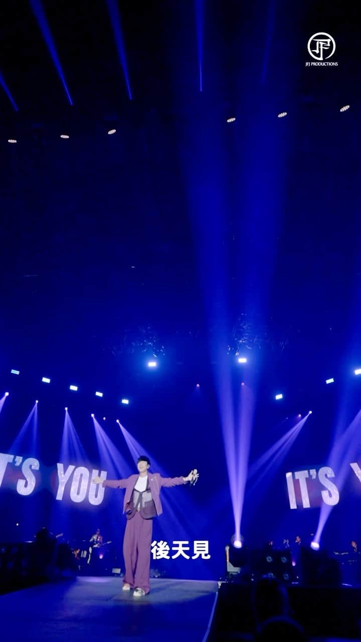 林俊傑のインスタグラム：「It’s really happening. See you tonight in London and See you again tomorrow night for our Encore show!   JJ Lin “JJ20” World Tour London NEW SHOW OVO Arena Wembley | Tuesday May 2nd, 8.00PM  Tickets from today May 1st 1pm (Greenwich Mean Time)  To book, log onto axs.com  5月2日即興加場倒數一小時開票，預備備～  《JJ 林俊傑 JJ20 世界巡回演唱會》伦敦站 日期：2023年5月2日 地点：OVO Arena Wembley 时间：20:00 (格林威治标准时间)  开票详情： 日期：2023年5月1日 时间：13:00 (格林威治标准时间) 购票详情请浏览 axs.com  #RoadToJJ20 #JJ20WorldTour #林俊傑JJ20巡迴演唱會」