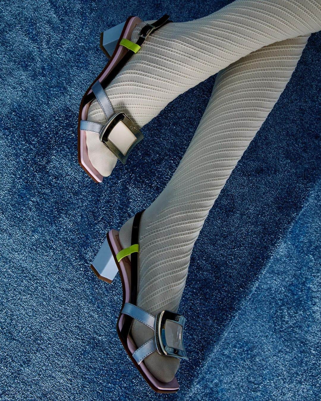 ロジェ・ヴィヴィエさんのインスタグラム写真 - (ロジェ・ヴィヴィエInstagram)「This season, @GherardoFelloni plays with pastel colors: soft and delicate shades emphasize the feminine and delightful silhouette of the Belle Vivier Metal Buckle sandals in patent leather. An occasional flash of bold color brings an exquisite contrast.                          #RogerVivier #GherardoFelloni #EmiliaJones                          Discover the collection through link in bio or visit your nearest Roger Vivier boutique.」5月1日 20時00分 - rogervivier