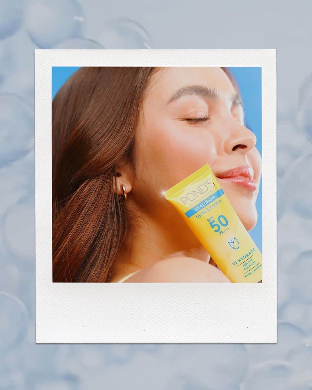ジュリア バレットのインスタグラム：「She's finally here!!! ☀️ Welcoming the new POND’s UV Sunscreens – everything you could ever want in a sunscreen and more.  ☀️ Dual action UV defense  ☀️ Lightweight  ☀️ No white cast With added Gluta-Niacinamide and Hyaluron to brighten and hydrate skin.  The new POND'S UV Sunscreen is a MUST in your daily skincare routine! ⛱️ @pondsph」