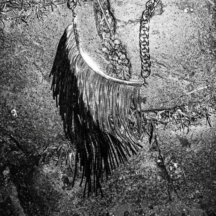 のインスタグラム：「Black Hole Sun as seen by Paolo Cenciarelli. Thanks Paolo.  #iossselliani #blackholesun #greatpicture #since1997 #brassjewelry #handmadejewelry #oxidizejewellery ph@paolo.cenciarelli」
