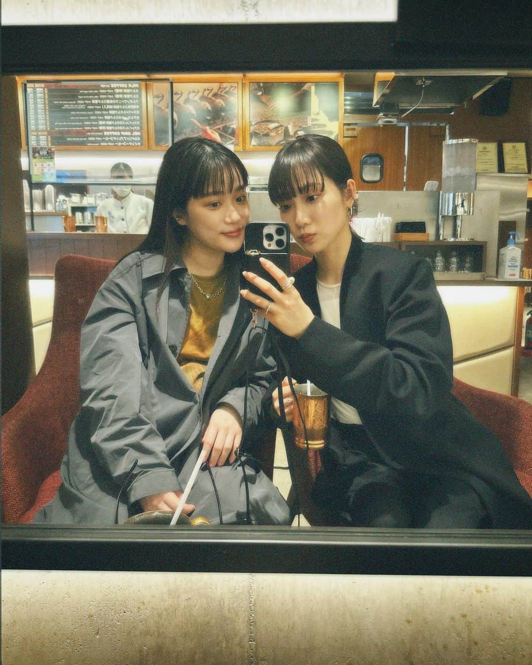 金澤楓さんのインスタグラム写真 - (金澤楓Instagram)「@aoi_kanazawa 👭♡ 遊ぶのは最後かなっ  #あおかえ#twins#双子#臨月妊婦#dayoff#カフェ巡り」5月1日 20時12分 - kae_o51o