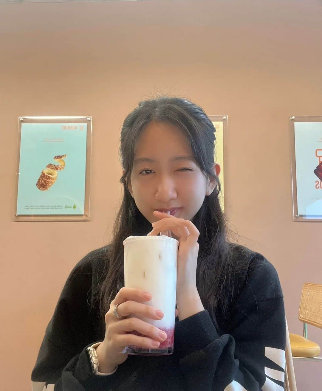 イ・チェミさんのインスタグラム写真 - (イ・チェミInstagram)「#5월 #쿠르토스 🥤」5月1日 20時13分 - chaemi_lee