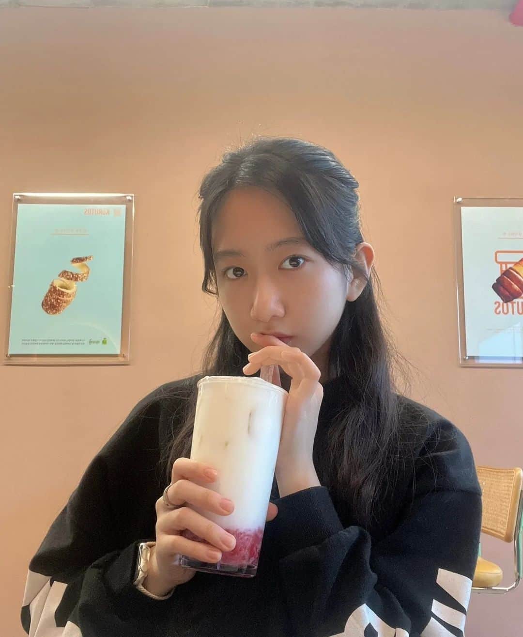イ・チェミのインスタグラム：「#5월 #쿠르토스 🥤」